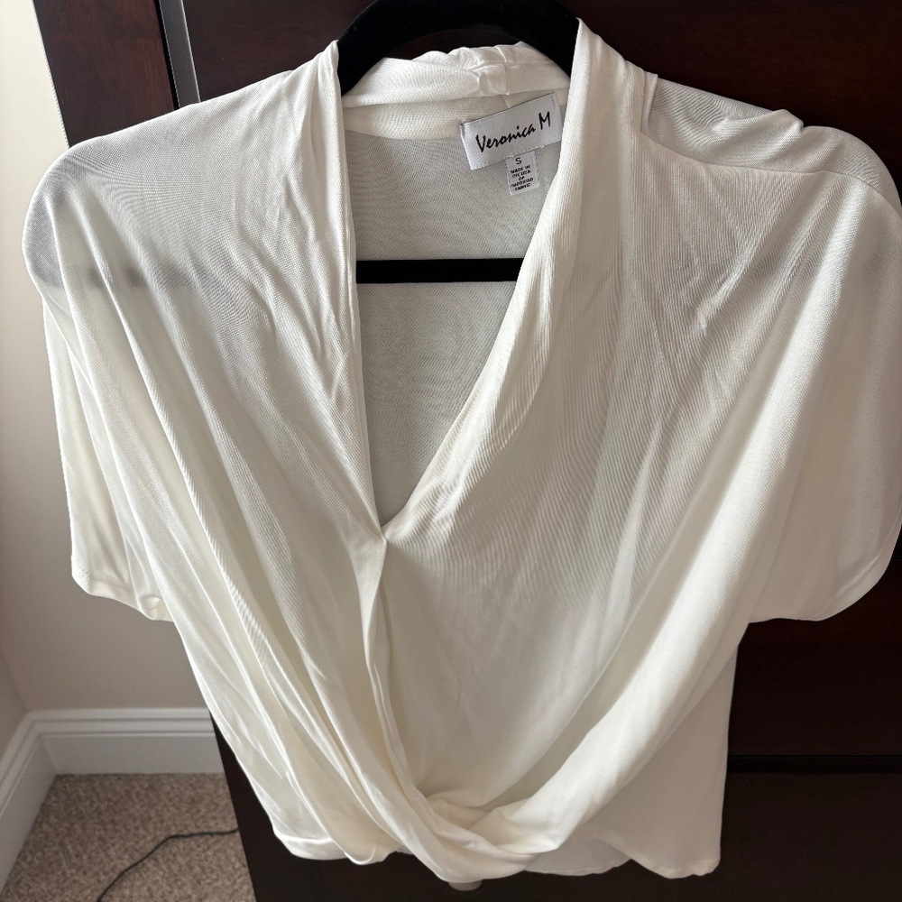 Size Small White Veronica M Short Sleeve Surplice T-Shirt